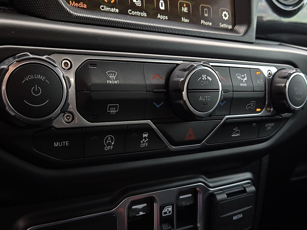 2022 Jeep Gladiator Altitude - Photo 15
