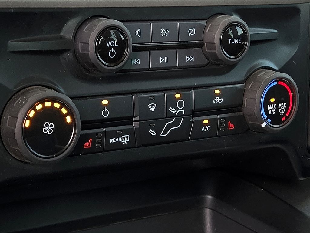 2023 Ford F-350 Super Duty XLT - Photo 15