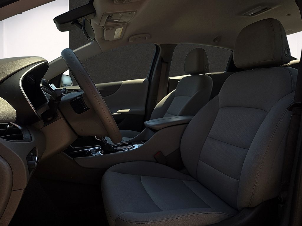2025 Chevrolet Malibu 1LT - Photo 12