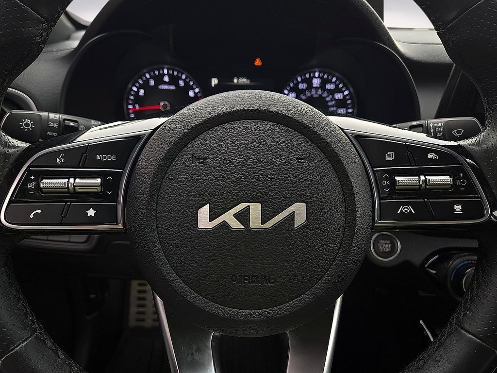 2024 Kia Forte GT-Line - Photo 18