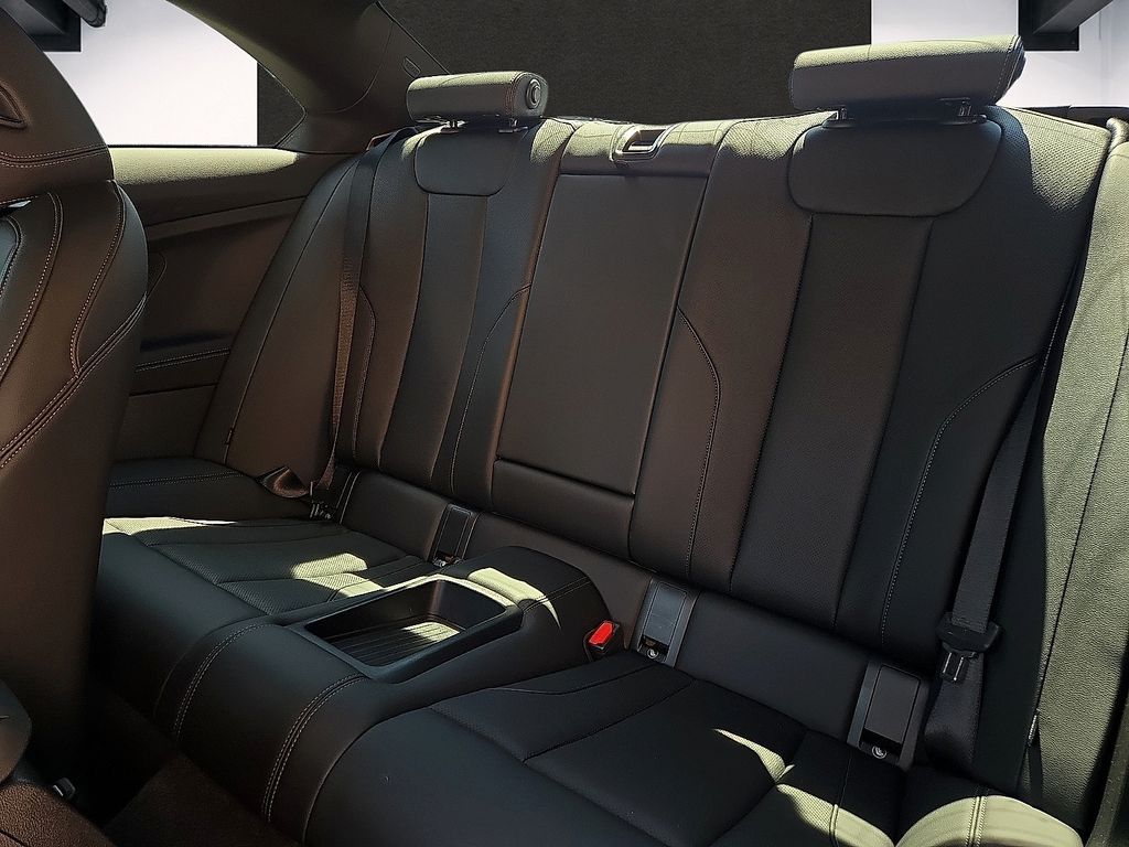 2025 BMW 2 Series 230i - Photo 9