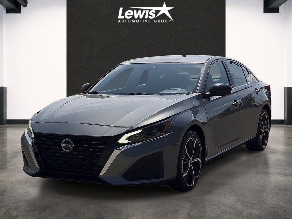 2025 Nissan Altima SR - Photo 1