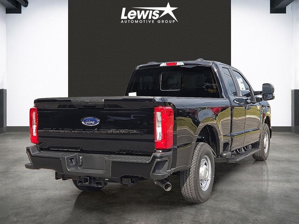 New 2026 Ford F-350SD XLT Truck Super Cab