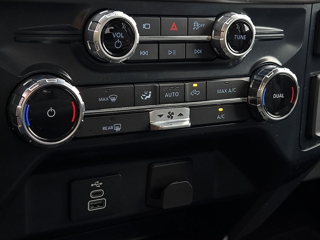 2025 Ford F-150 XLT - Photo 15