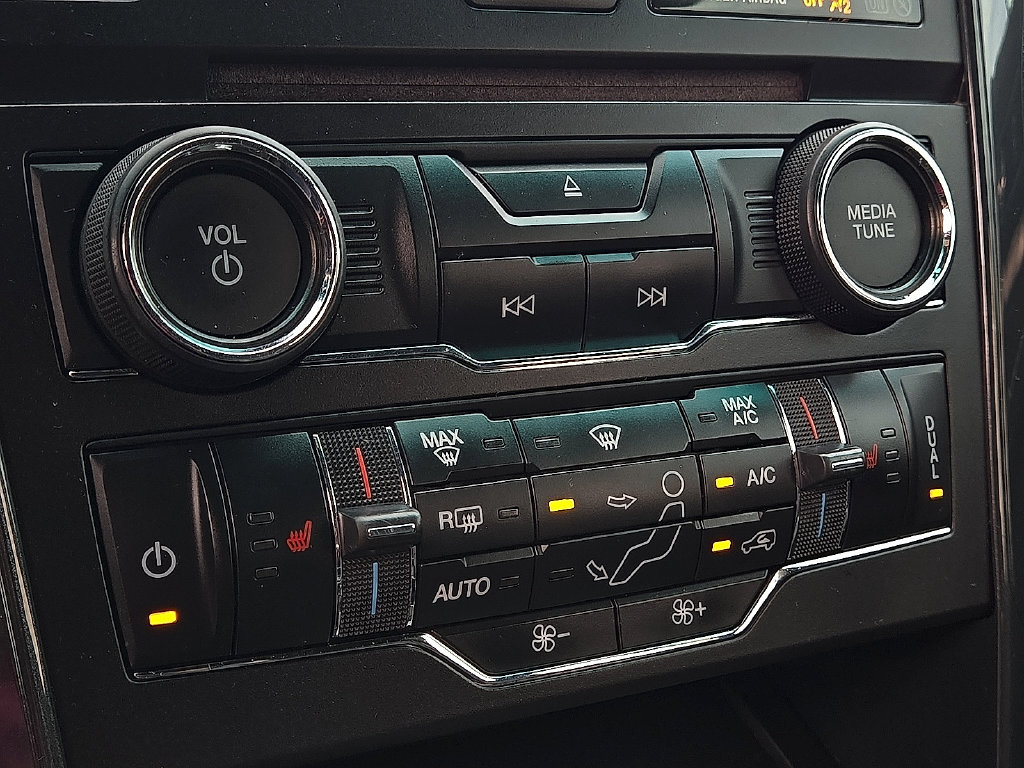 2018 Ford Explorer XLT - Photo 15