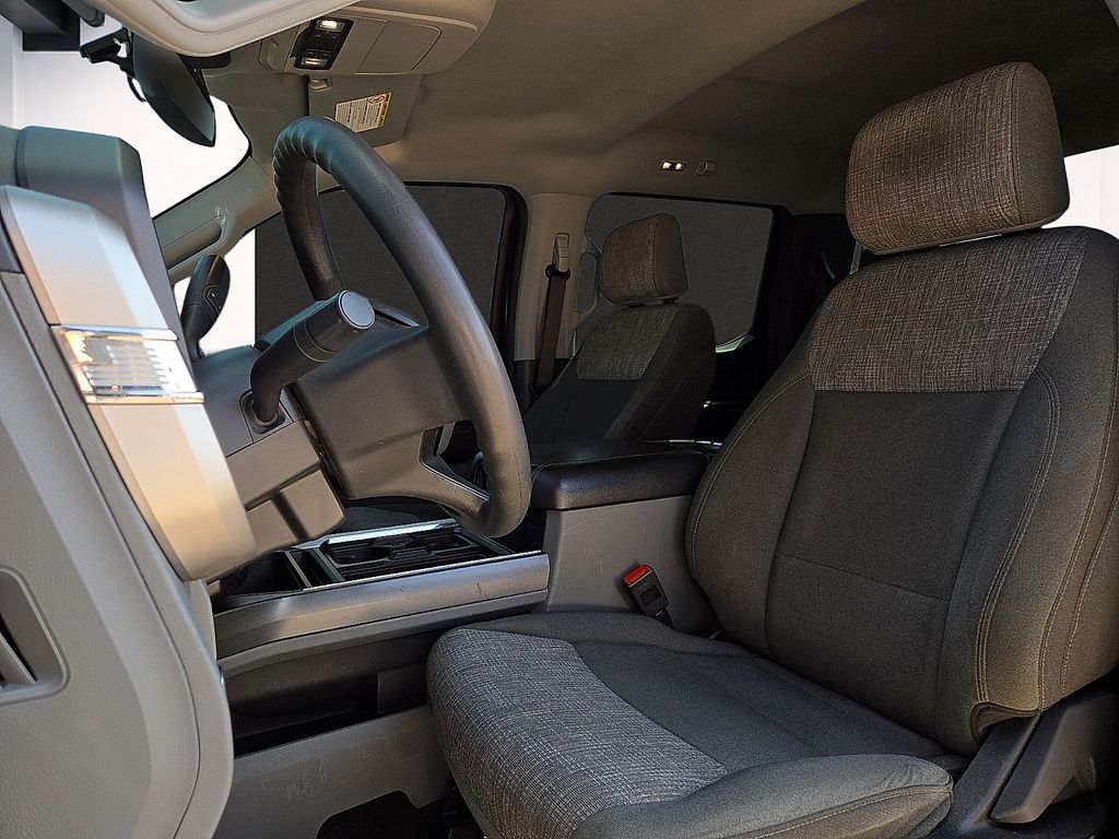 2023 Ford F-350 Super Duty XLT - Photo 12