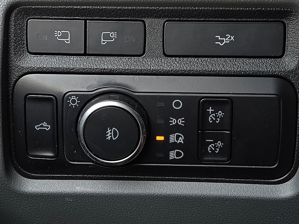 2023 Ford F-350 Super Duty XLT - Photo 17