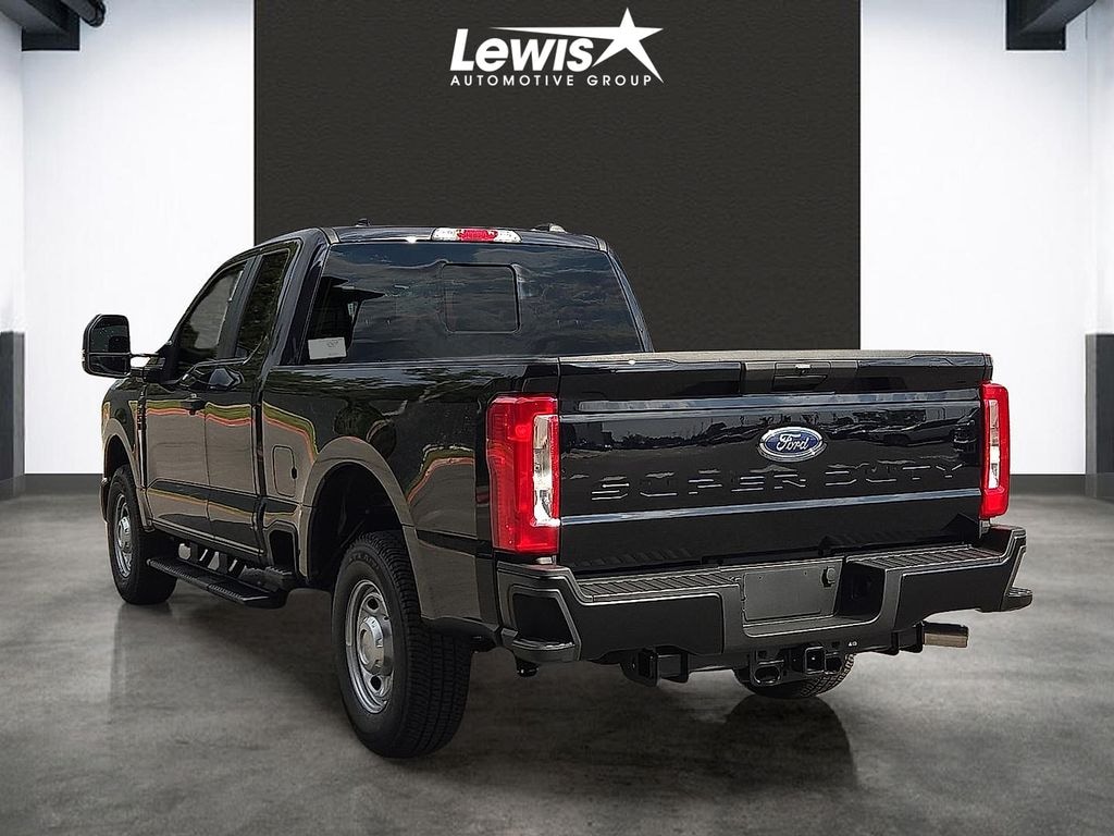 New 2026 Ford F-350SD XLT Truck Super Cab