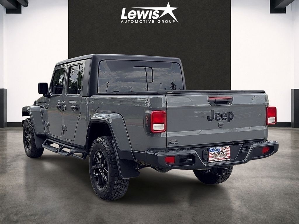 Used 2022 Jeep Gladiator Sport Truck Crew Cab