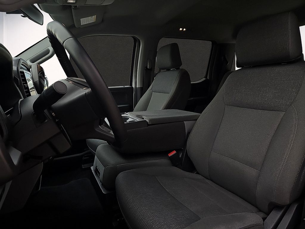 2025 Ford F-150 XLT - Photo 12