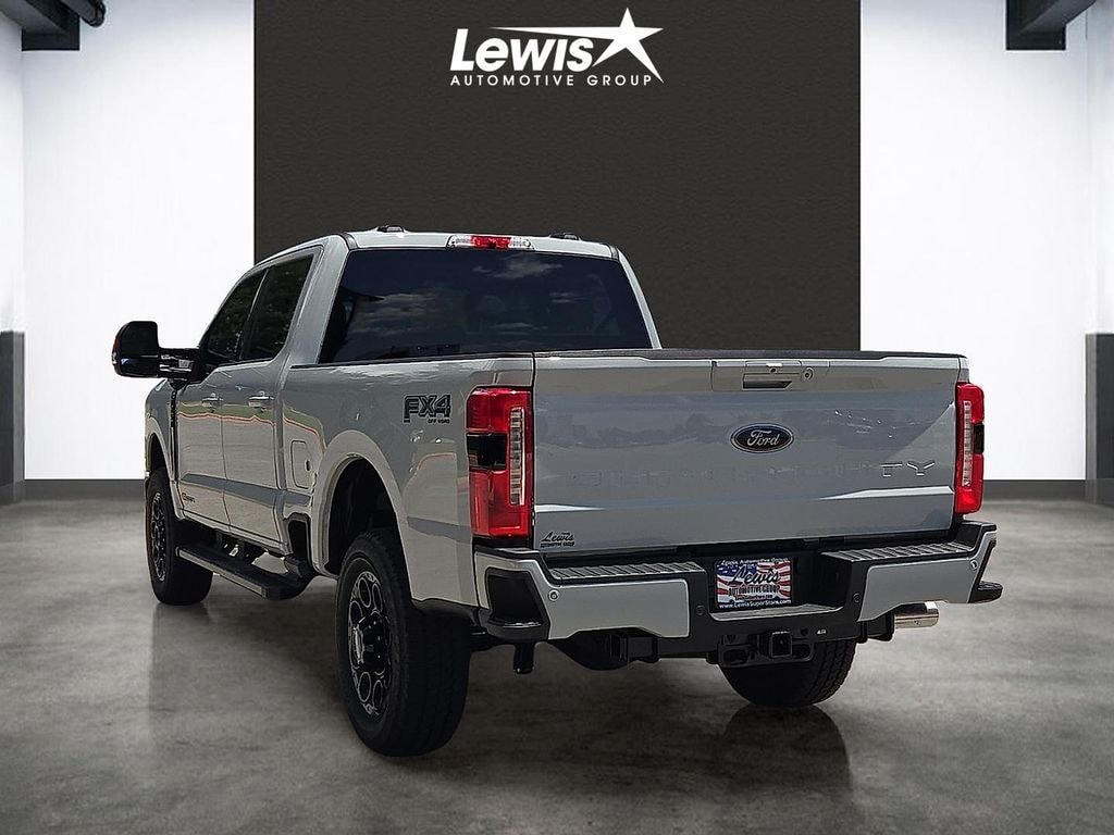 New 2026 Ford F-250SD Lariat Truck Crew Cab
