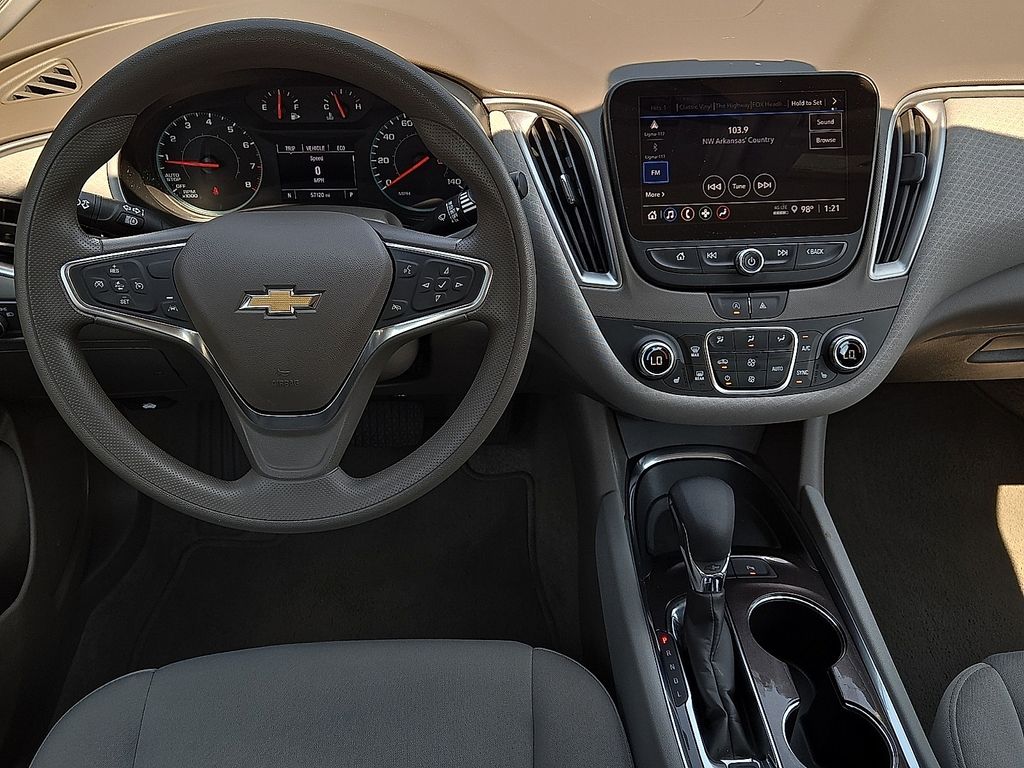 2025 Chevrolet Malibu 1LT - Photo 10