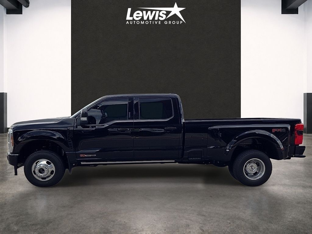 New 2026 Ford F-350SD Platinum Truck Crew Cab