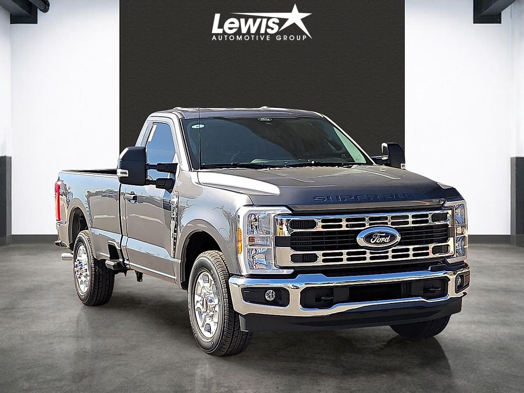 2026 Ford F-350 Super Duty XLT - Photo 6