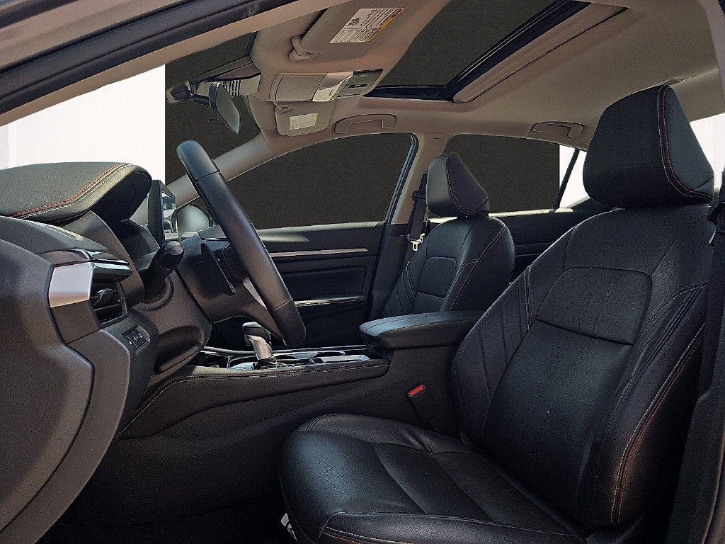 2025 Nissan Altima SR - Photo 13