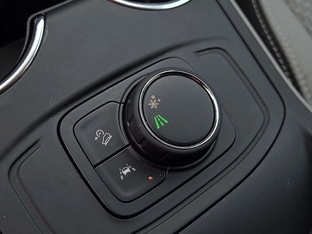 2024 GMC Terrain SLE - Photo 16
