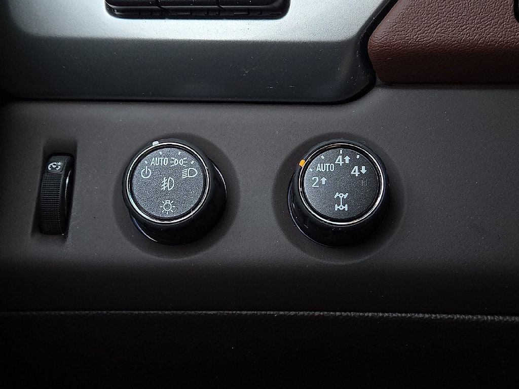 2016 Chevrolet Tahoe LTZ - Photo 18