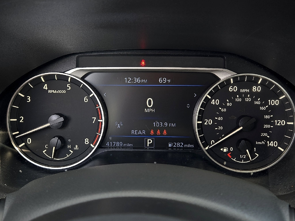 2025 Nissan Altima SR - Photo 18