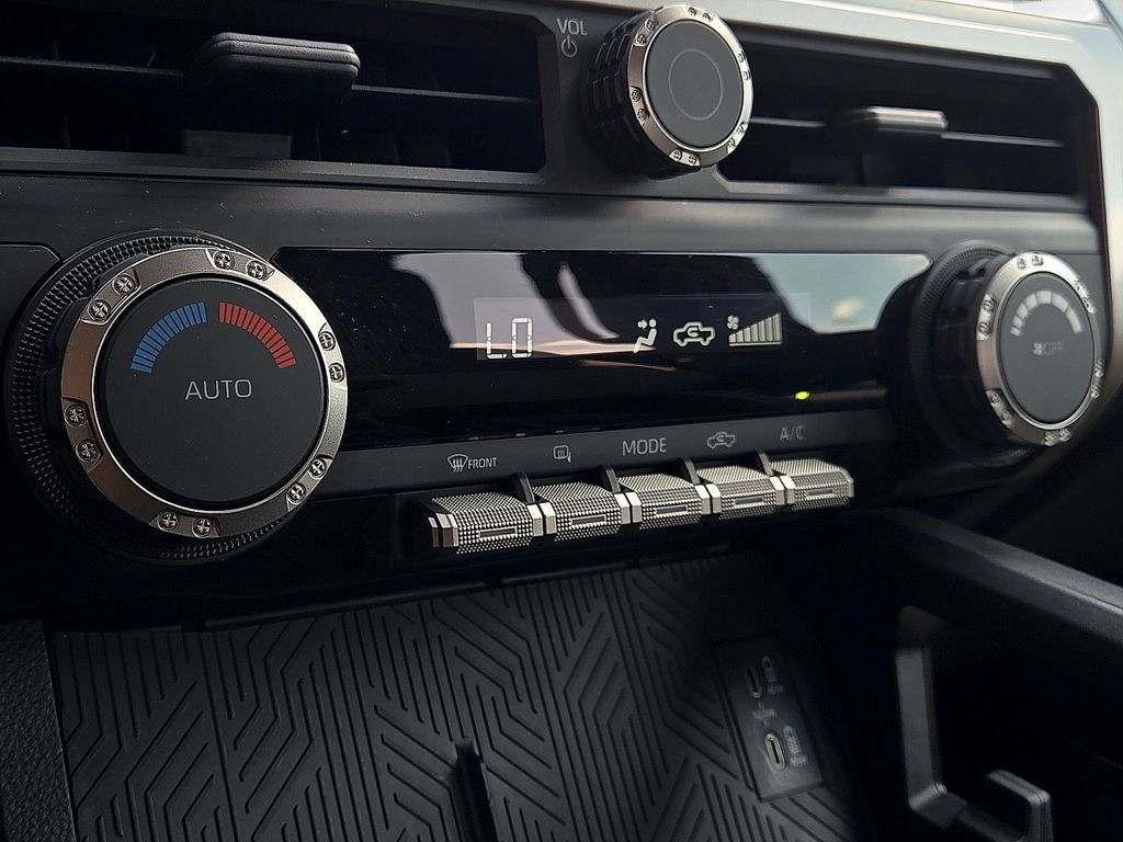 2025 Toyota Tacoma TRD Sport - Photo 15