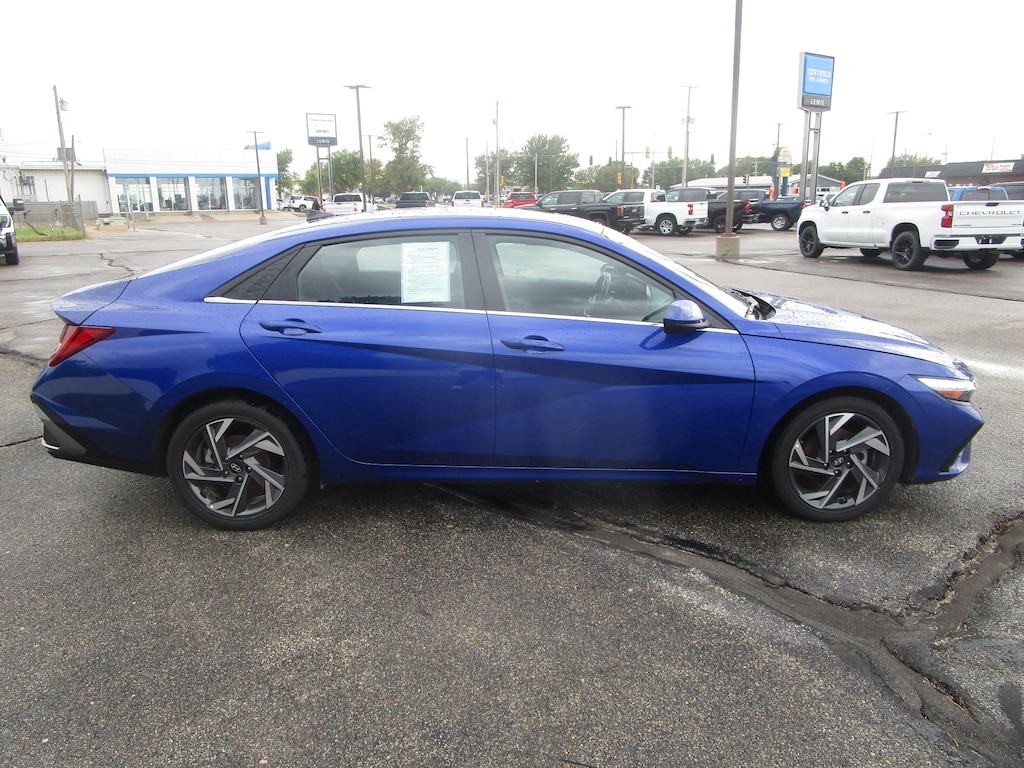 Used 2025 Hyundai Elantra SEL Convenience