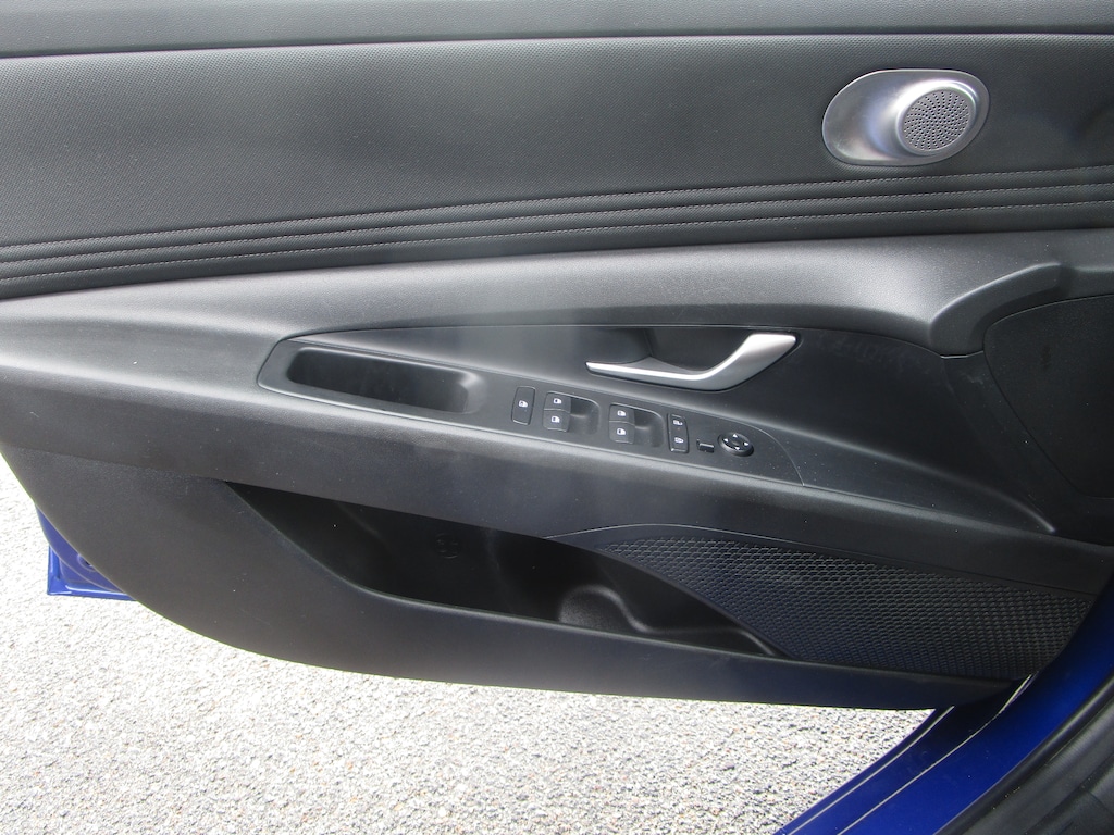 Used 2025 Hyundai Elantra SEL Convenience