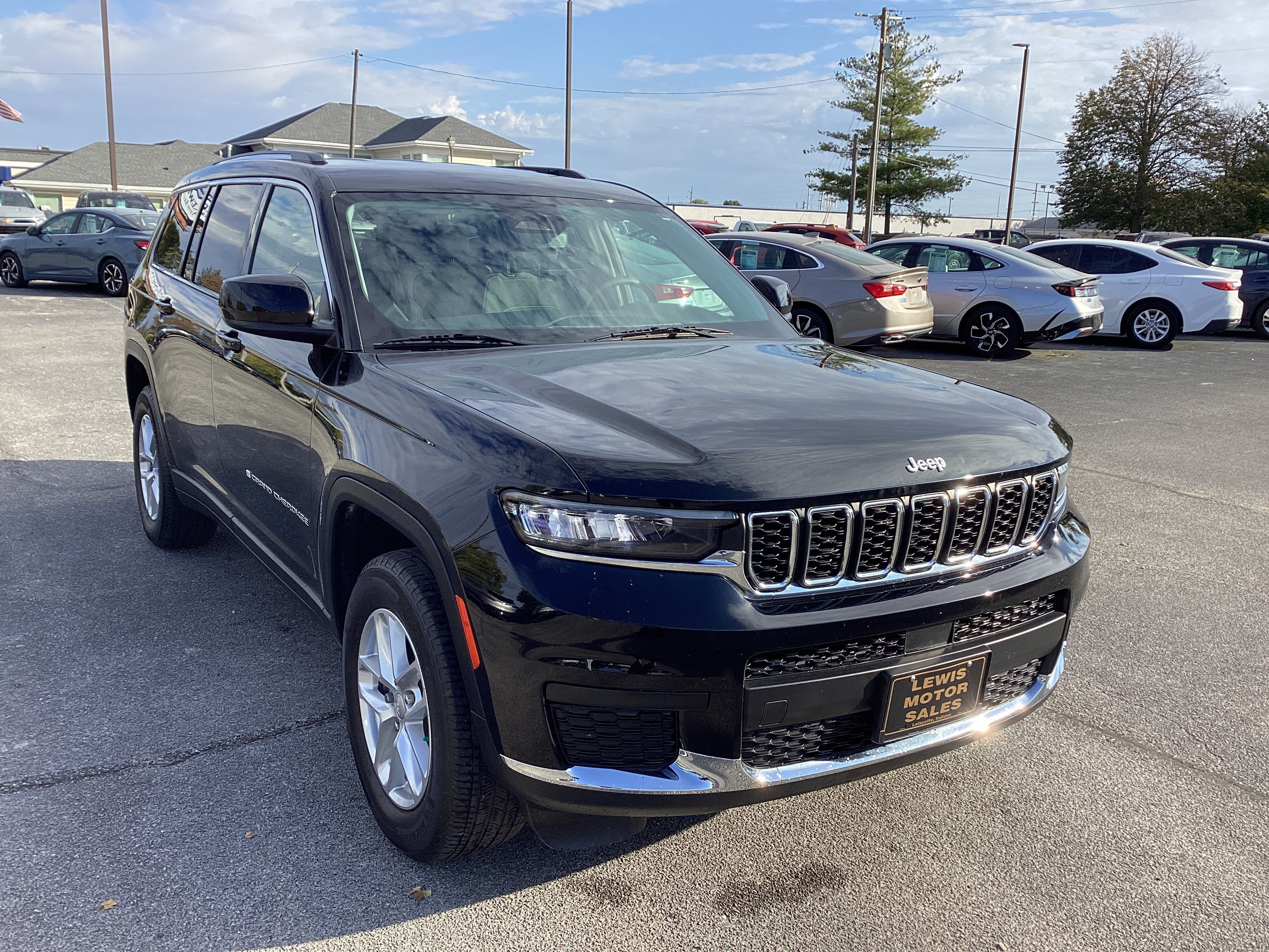 Used 2023 Jeep Grand Cherokee L Laredo SUV