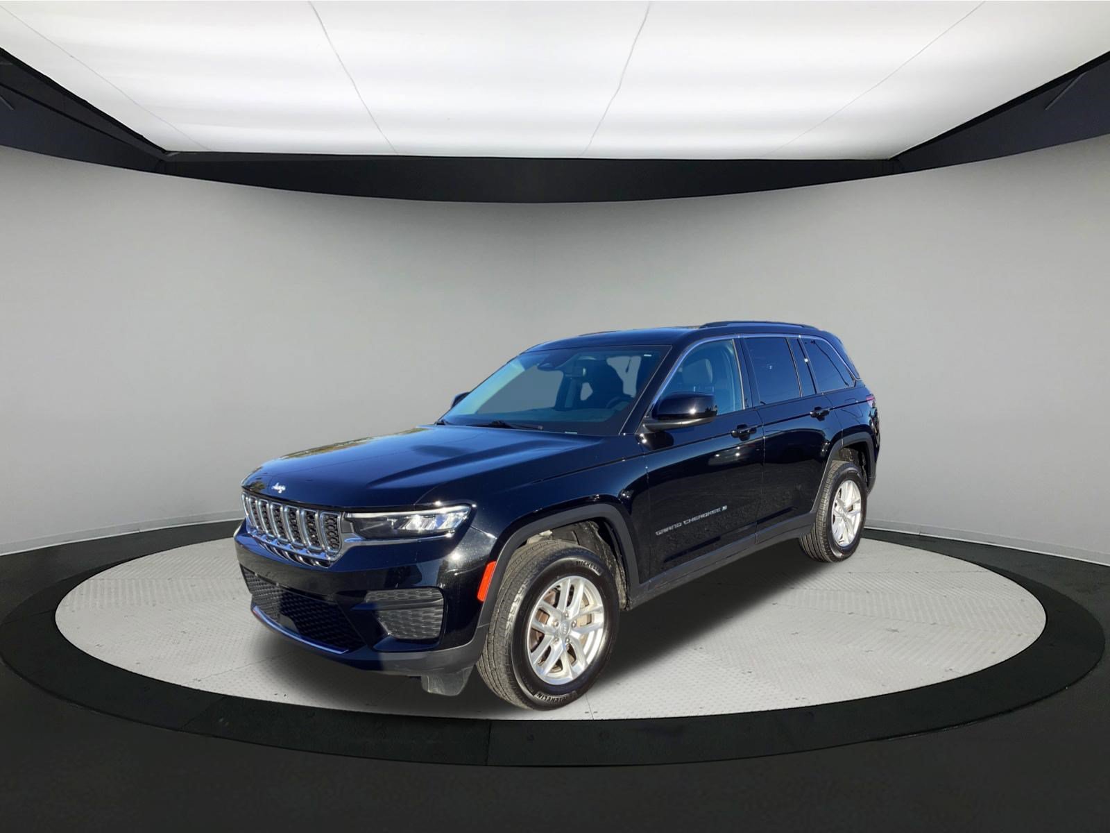 Used 2023 Jeep Grand Cherokee Laredo SUV