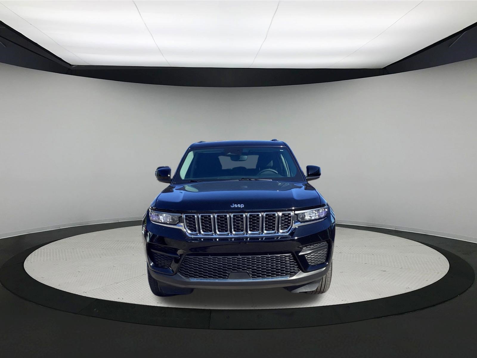 Used 2023 Jeep Grand Cherokee Laredo SUV