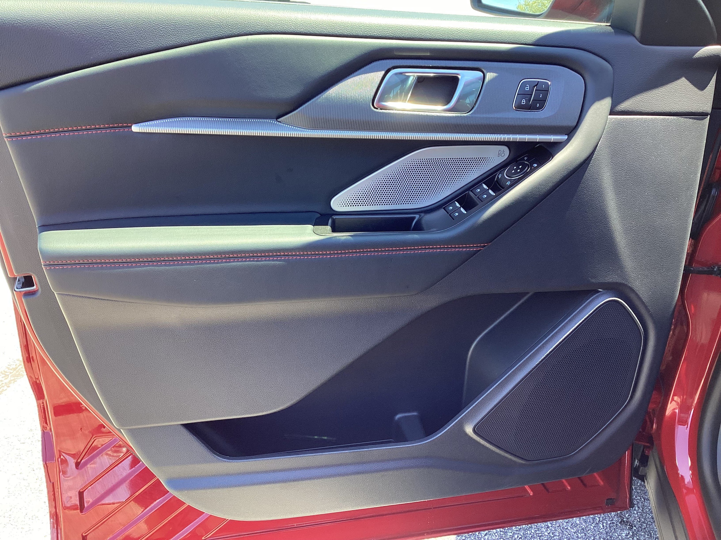 2026 Ford Explorer ST - Photo 17