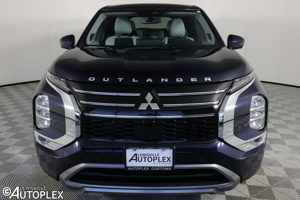 Used 2025 Mitsubishi Outlander SE SUV