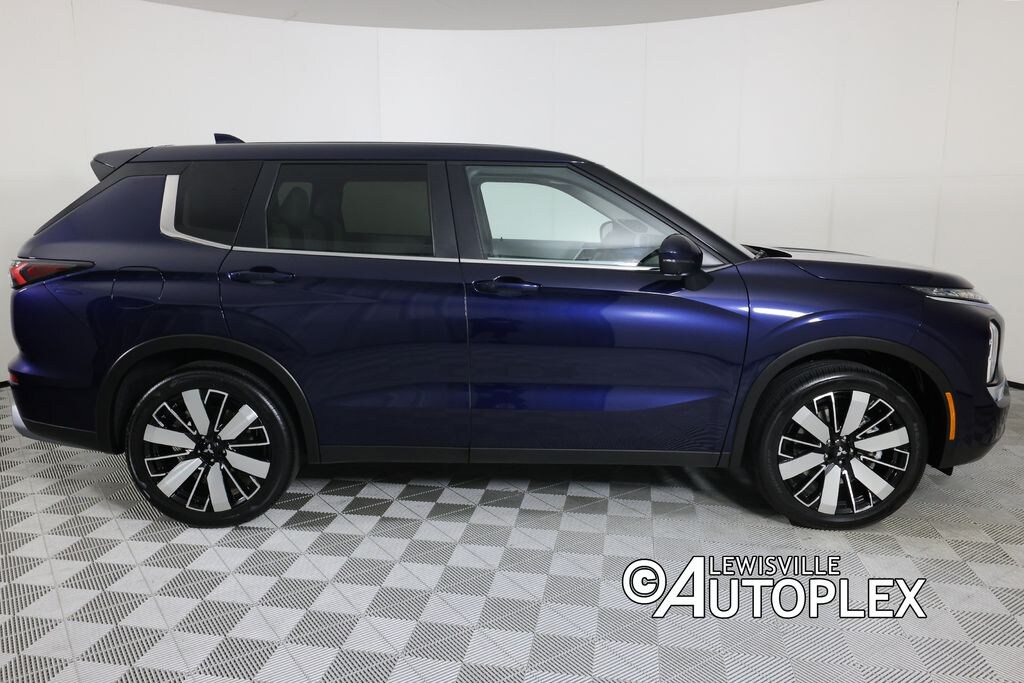 Used 2025 Mitsubishi Outlander SE SUV