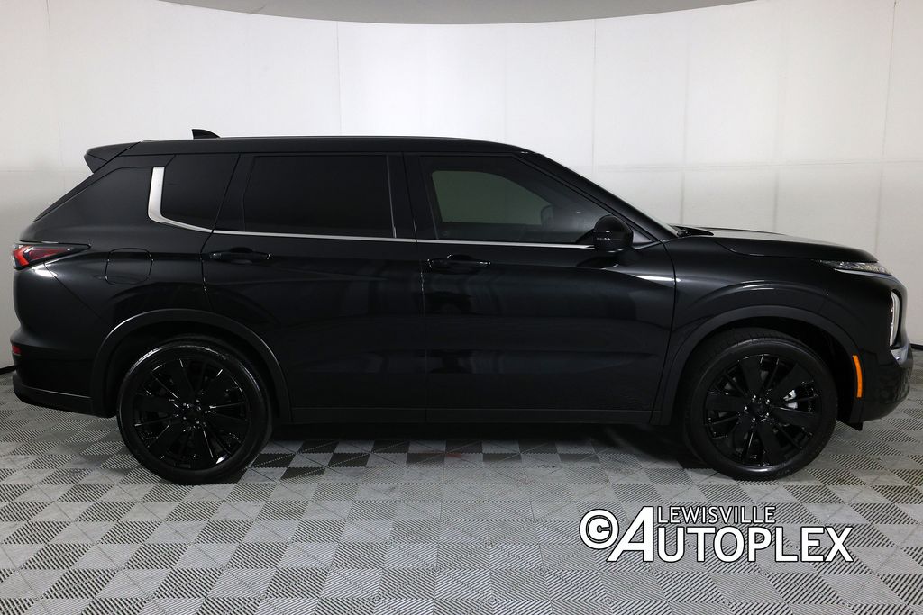 Used 2026 Mitsubishi Outlander LE SUV
