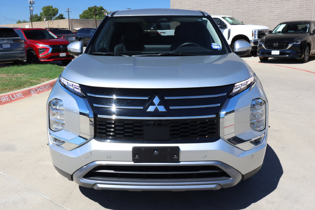 Used 2025 Mitsubishi Outlander SE SUV