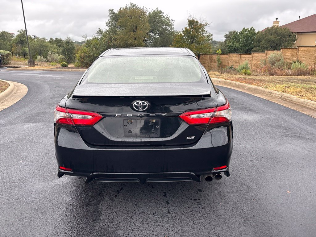Used 2018 Toyota Camry SE Sedan