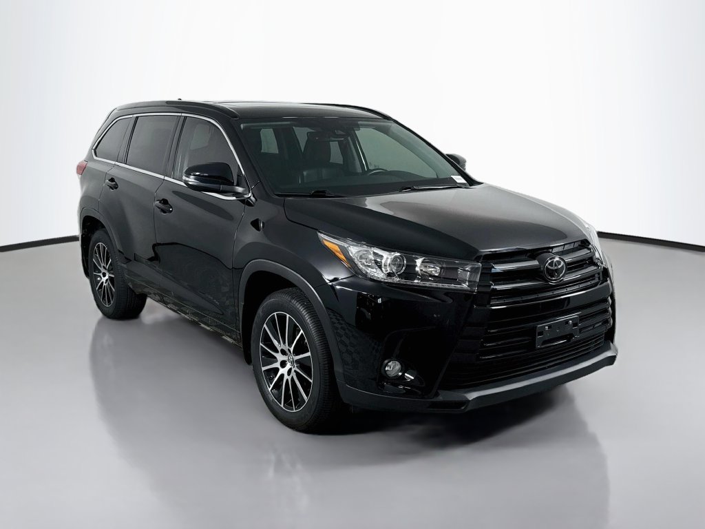 Used 2018 Toyota Highlander SE V6 SUV