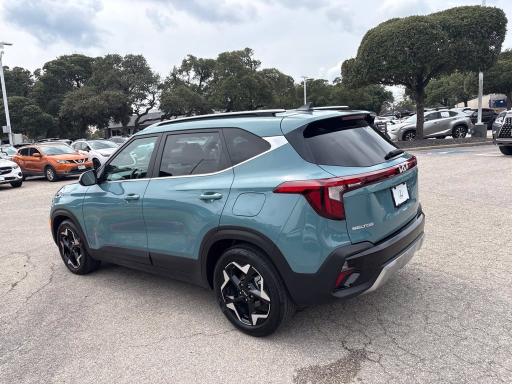 Used 2024 Kia Seltos EX SUV
