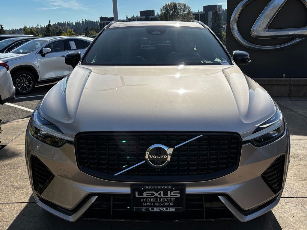 Used 2023 Volvo XC60 Recharge Plug-In Hybrid Ultimate Dark Theme