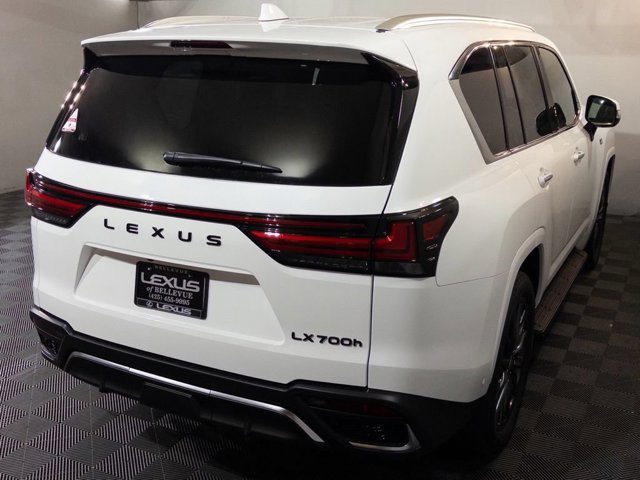2026 Lexus LX 700h F-Sport - Photo 8