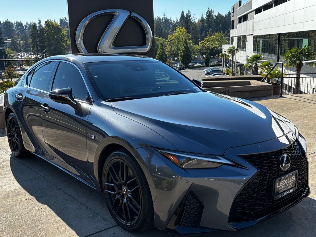 2021 Lexus IS
