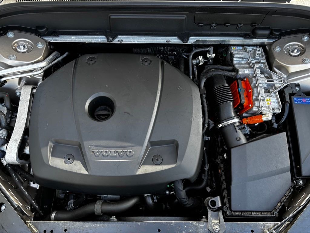 Used 2023 Volvo XC60 Recharge Plug-In Hybrid Ultimate Dark Theme