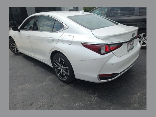 2023 Lexus ES