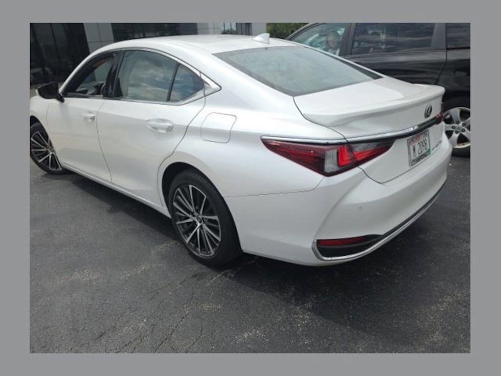 Used 2023 Lexus ES 250 Sedan