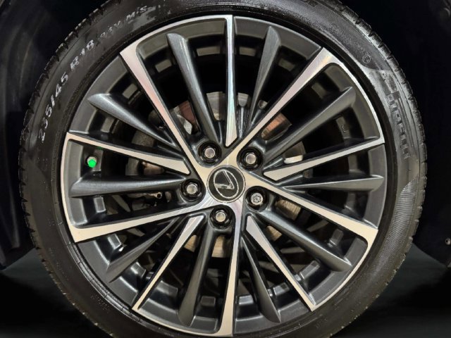 2024 Lexus ES 350 - Photo 32