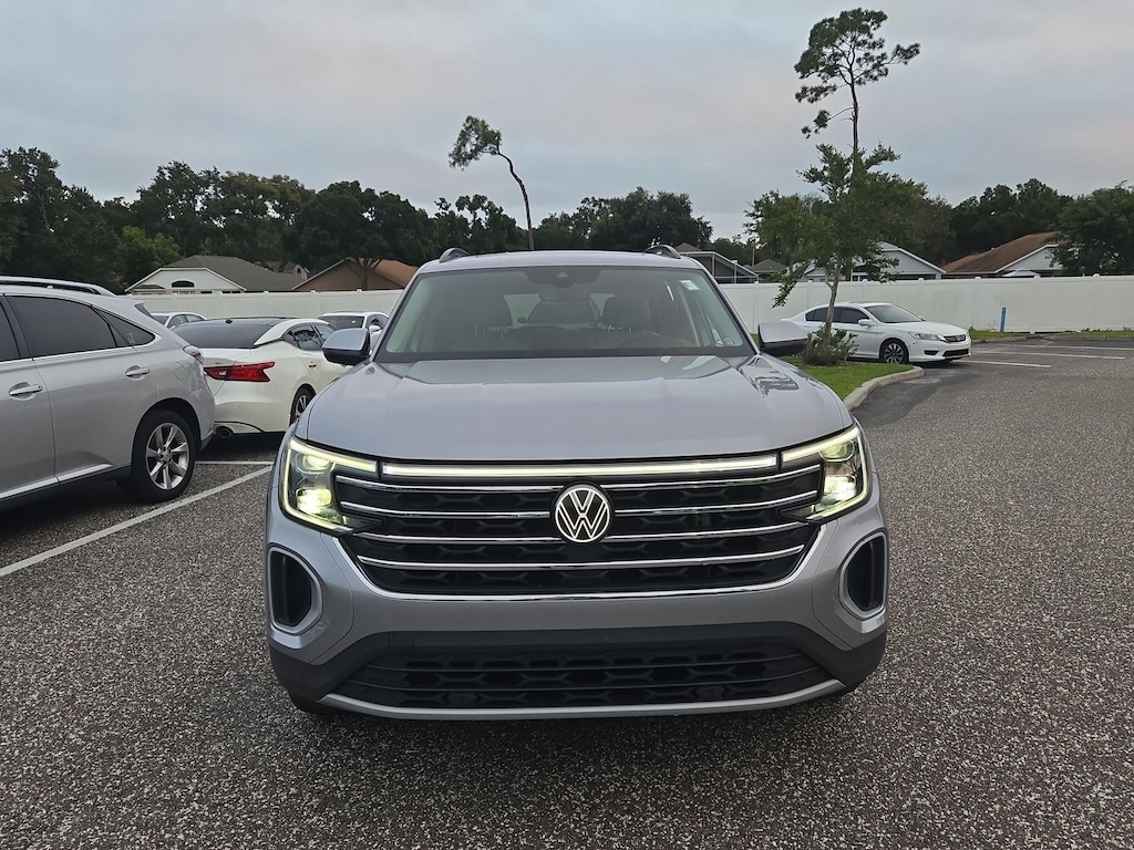 Used 2024 Volkswagen Atlas 2.0T SE w/Technology SUV