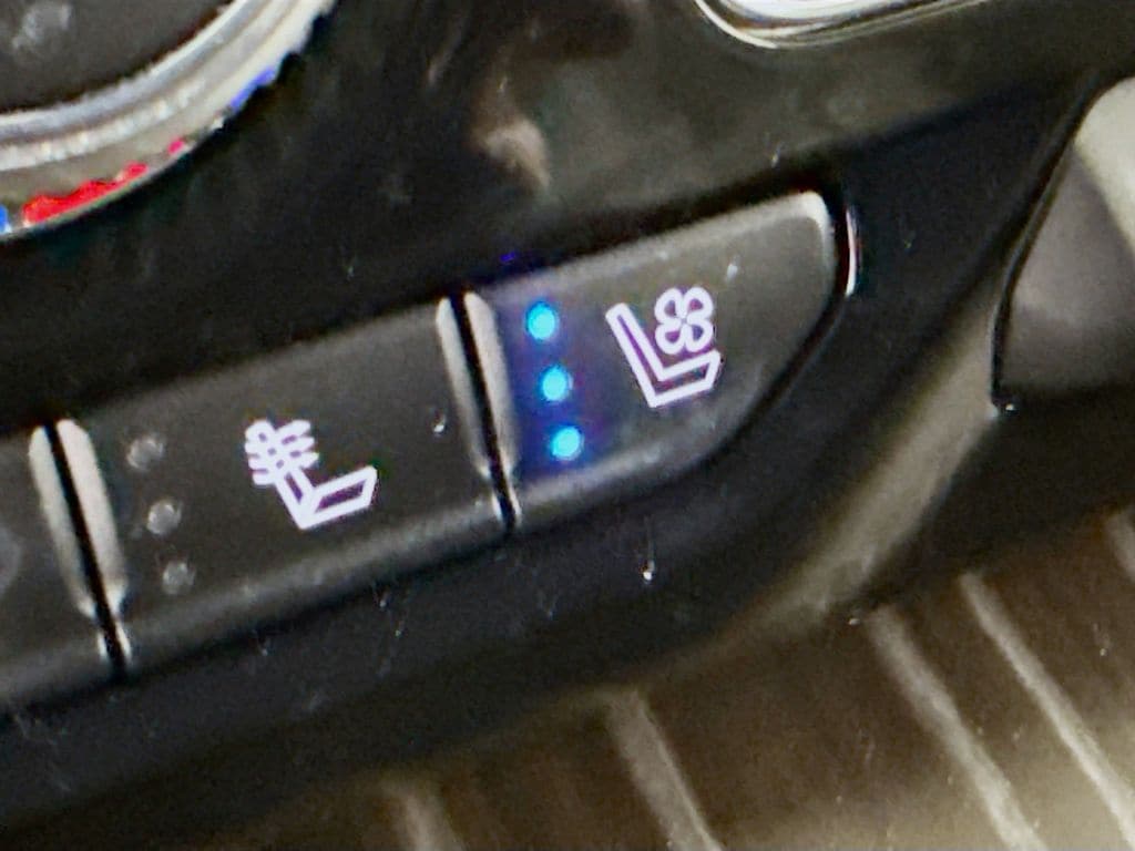 2024 GMC Yukon Denali - Photo 20
