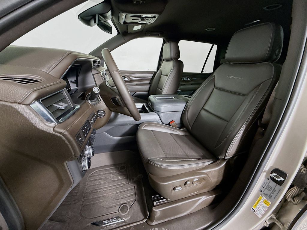 2024 GMC Yukon Denali - Photo 21