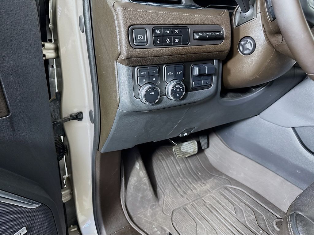 2024 GMC Yukon Denali - Photo 9