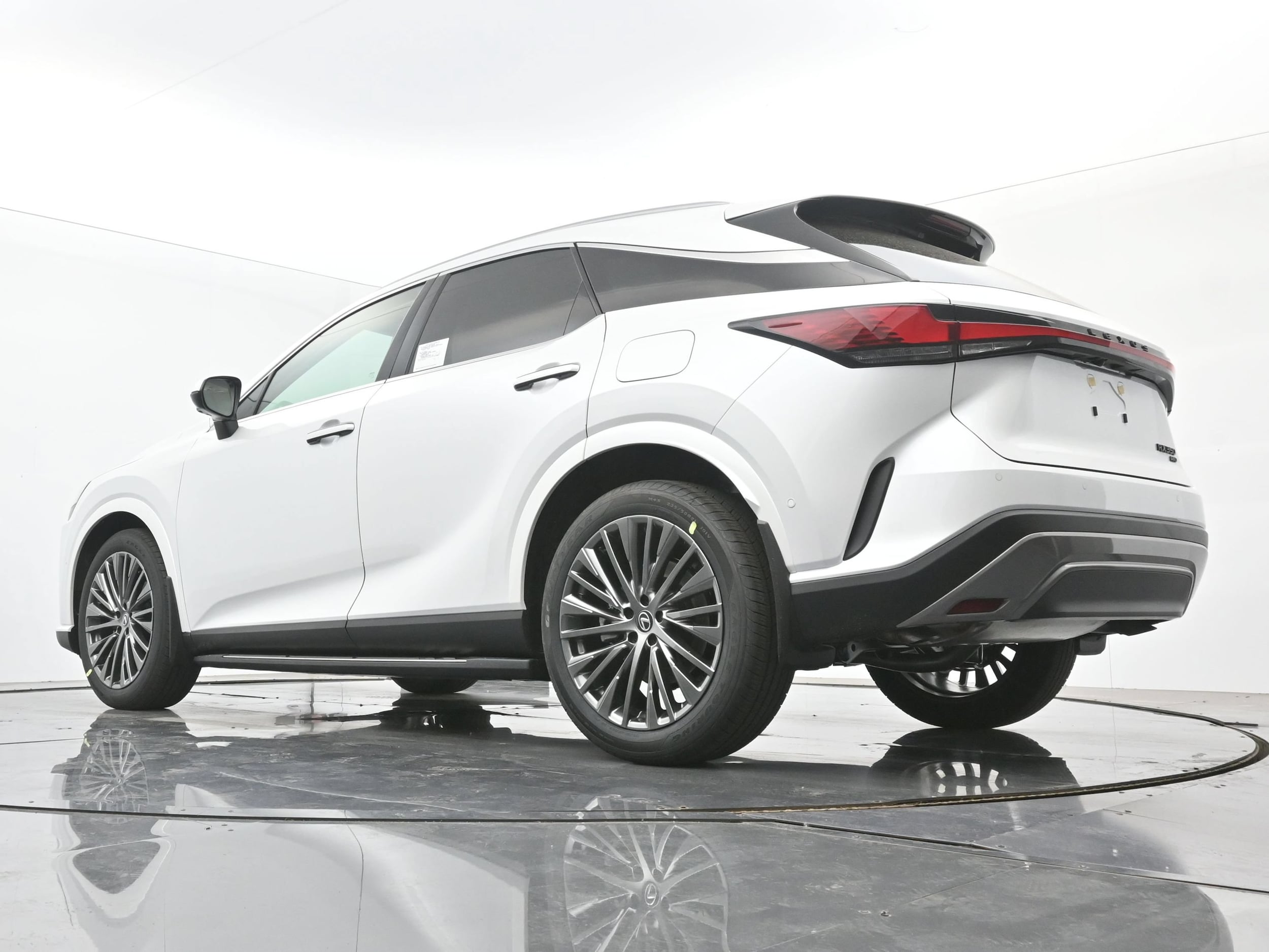2025 Lexus RX 350 - Photo 17