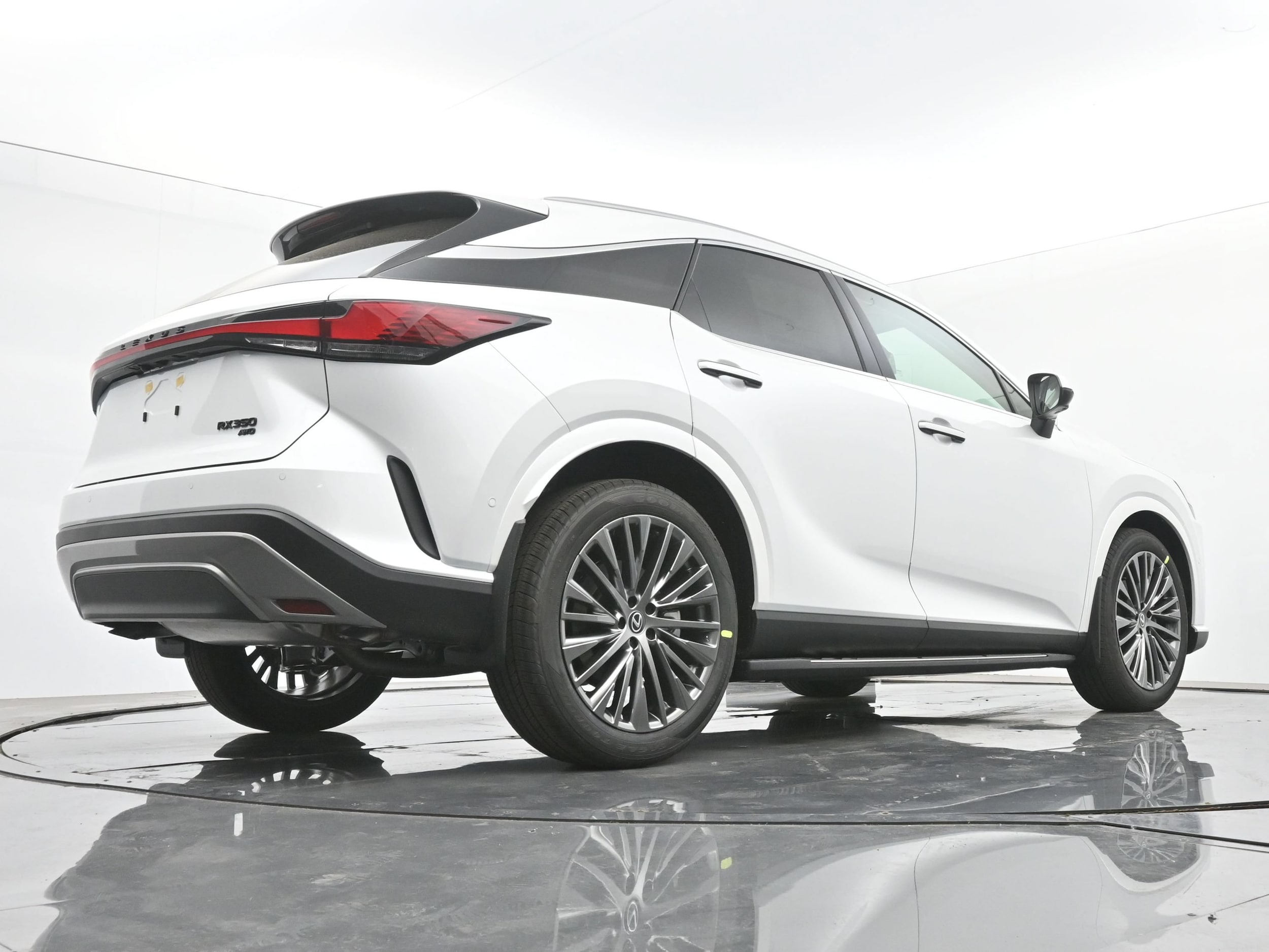 2025 Lexus RX 350 - Photo 18