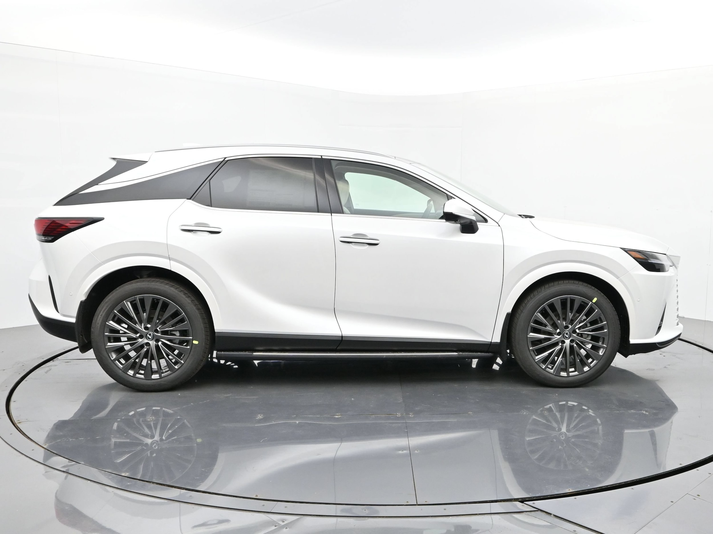 2025 Lexus RX 350 - Photo 6